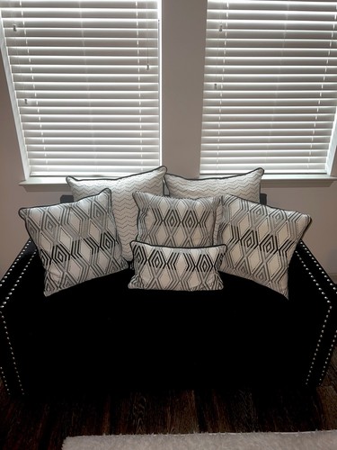 Black sofa - black,